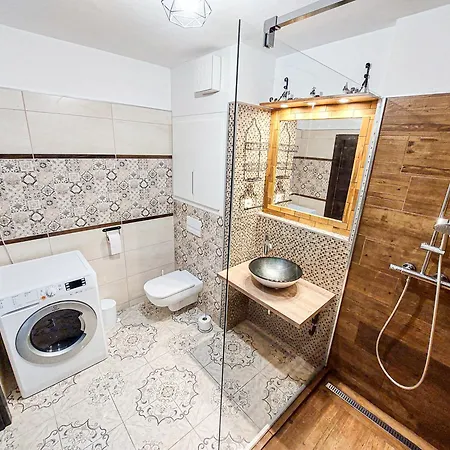 Central With Garage Parking Apartment *